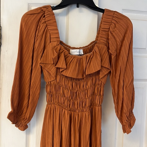 Carmel Rushed Waist Maxi Dress - NWT - Picture 2 of 5